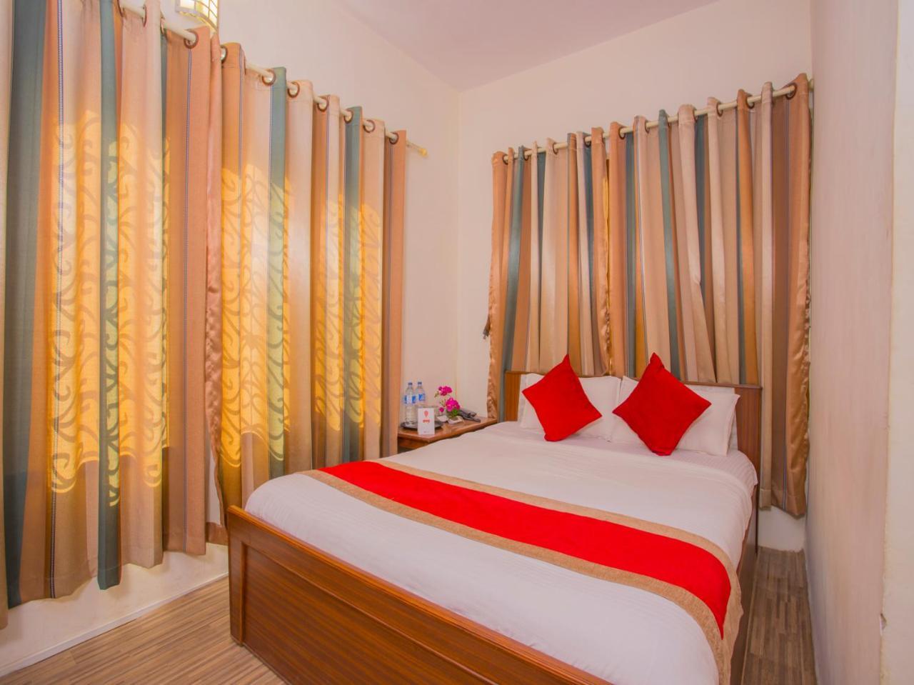 Oyo 255 White Zambala Hotel Катманду Экстерьер фото