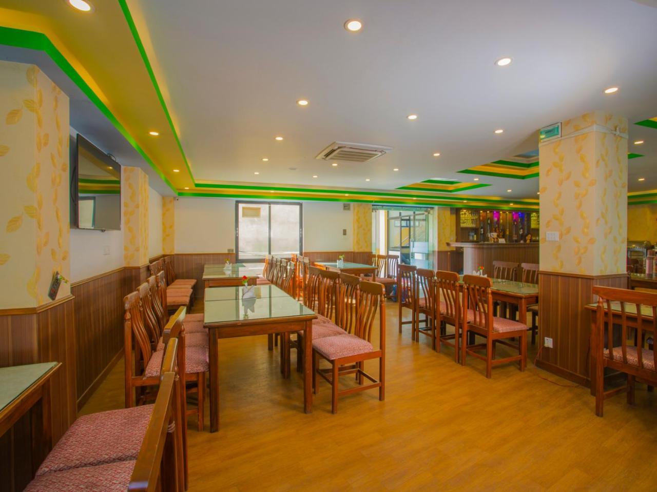 Oyo 255 White Zambala Hotel Катманду Экстерьер фото