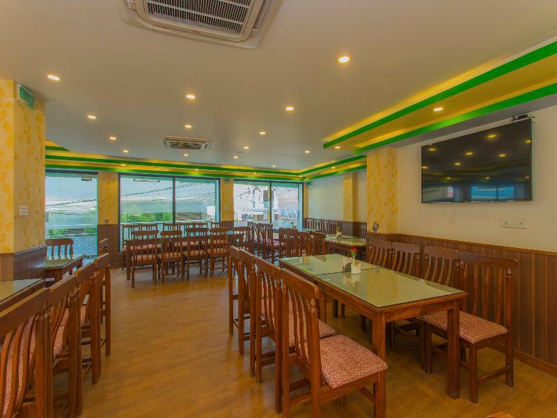 Oyo 255 White Zambala Hotel Катманду Экстерьер фото