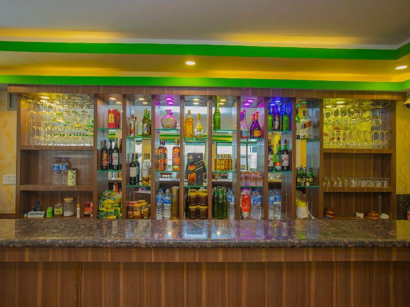 Oyo 255 White Zambala Hotel Катманду Экстерьер фото